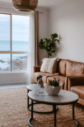 MiRi's Shoreline Villa on Kangaroo Island